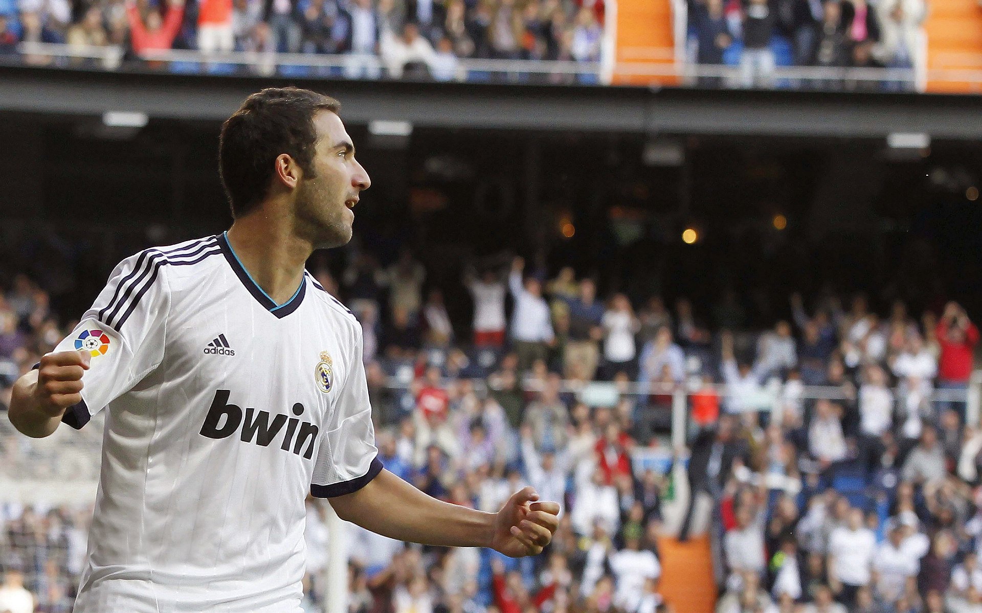 世界杯小组赛第三轮：中国队爆冷2比1战胜中北美劲旅 依然因净胜球出局